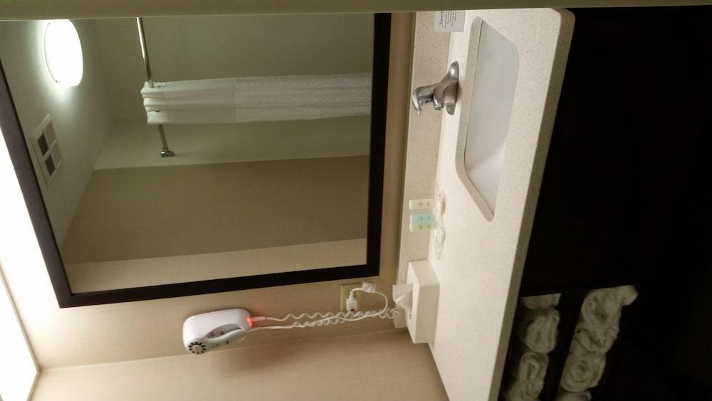 Hotel Comfort At Isle Of Palms Connector