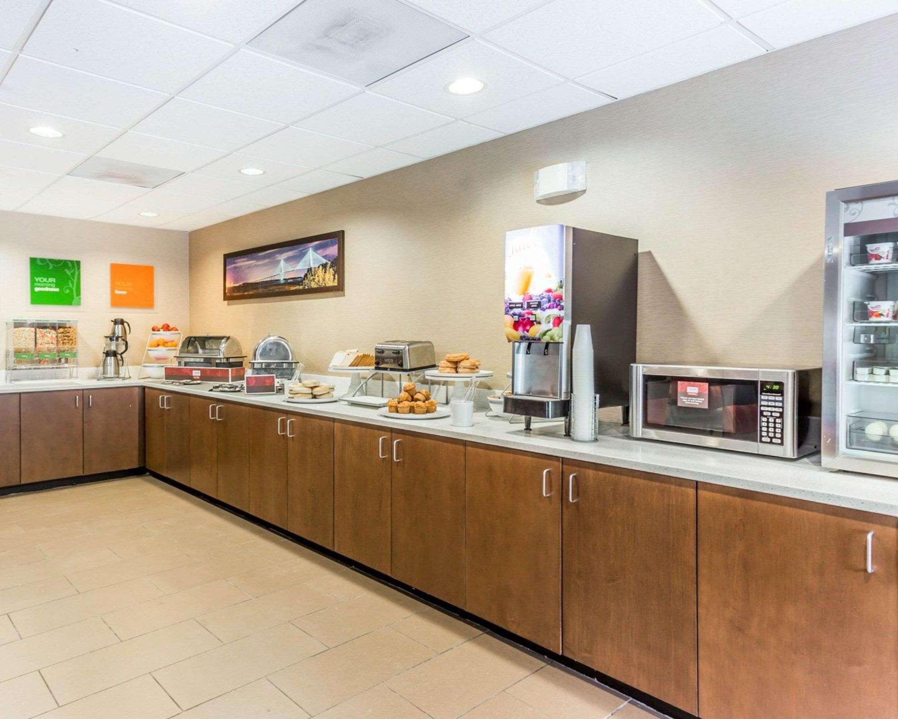 Hotel Comfort At Isle Of Palms Connector 3*